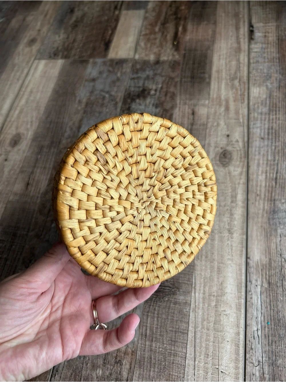Handwoven Round Trinket Basket - Natural Tan